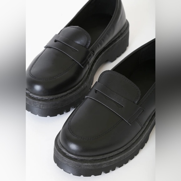 Lulu’s Maysie Black Flatform Loafers - Picture 3 of 6